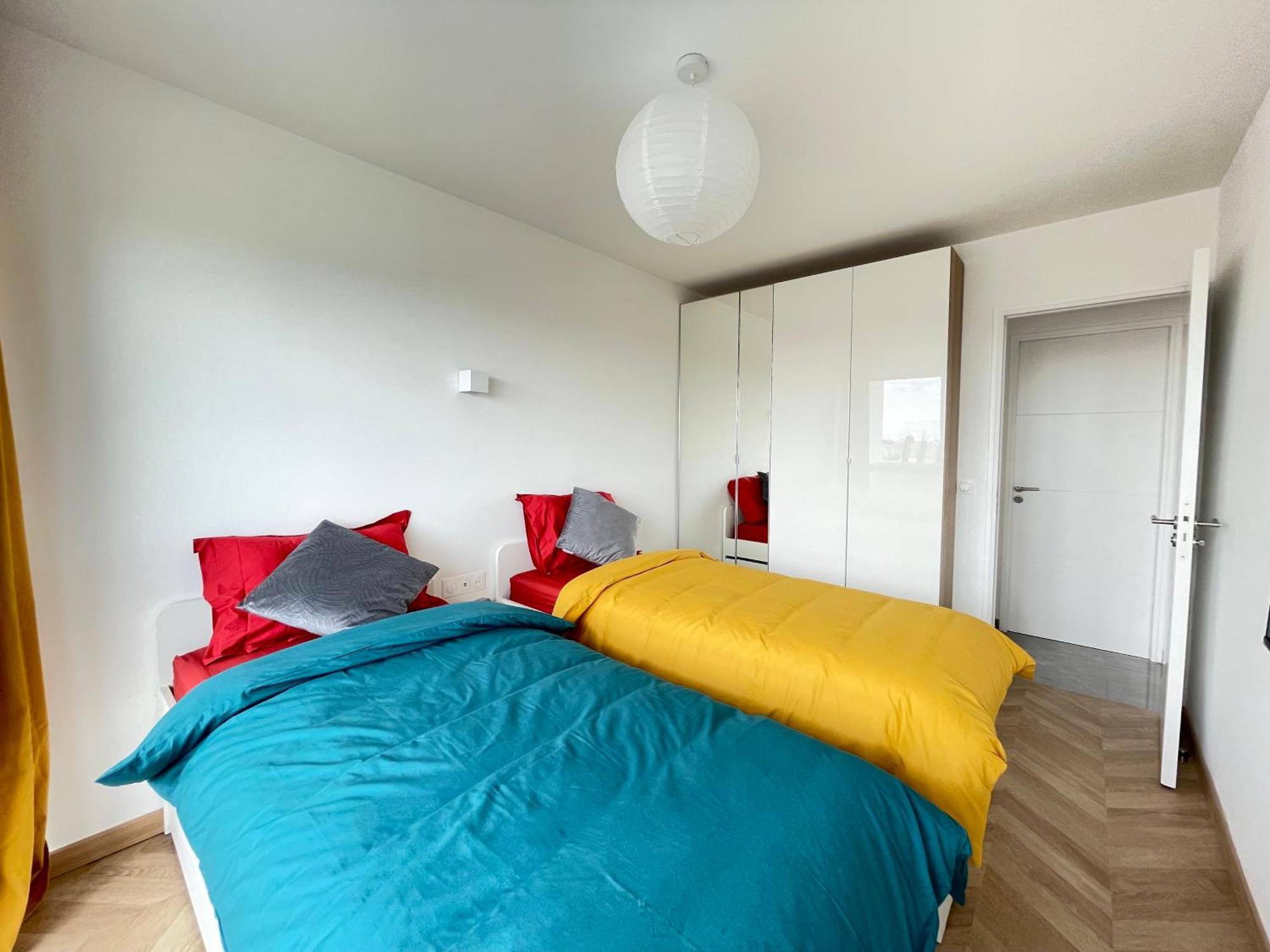Paris Pantin Magnifique Appartement 4 Pieces De 108M2 Avec 2 Parking Interieur - Tres Cosy Pour 1 A 12 Personnes - Entierement Refait A Neuf Entire Apartment Luxurious And Warm - Pantin Paris 19 Eme Free Wifi Gratuit Ngoại thất bức ảnh