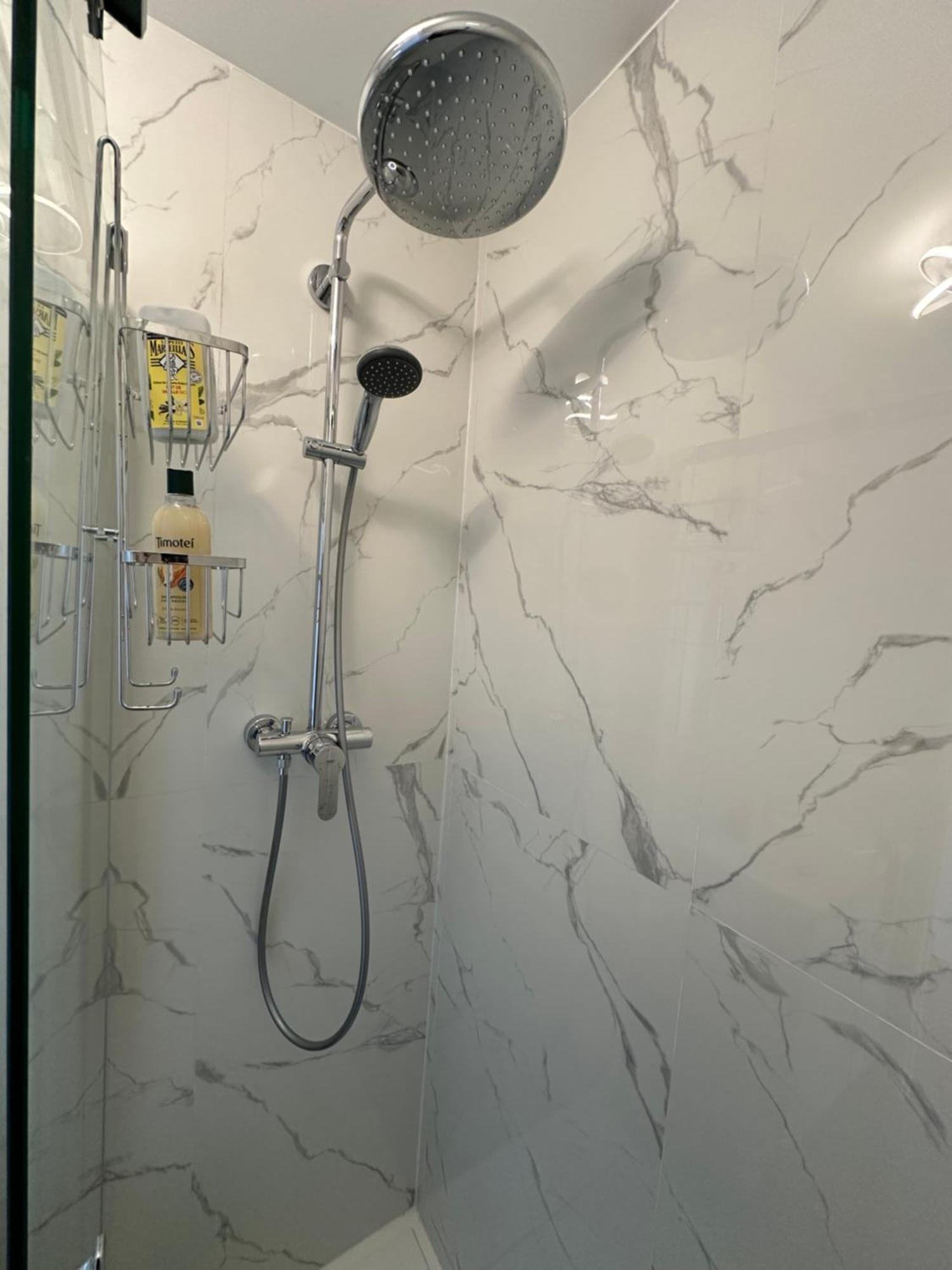 Paris Pantin Magnifique Appartement 4 Pieces De 108M2 Avec 2 Parking Interieur - Tres Cosy Pour 1 A 12 Personnes - Entierement Refait A Neuf Entire Apartment Luxurious And Warm - Pantin Paris 19 Eme Free Wifi Gratuit Ngoại thất bức ảnh