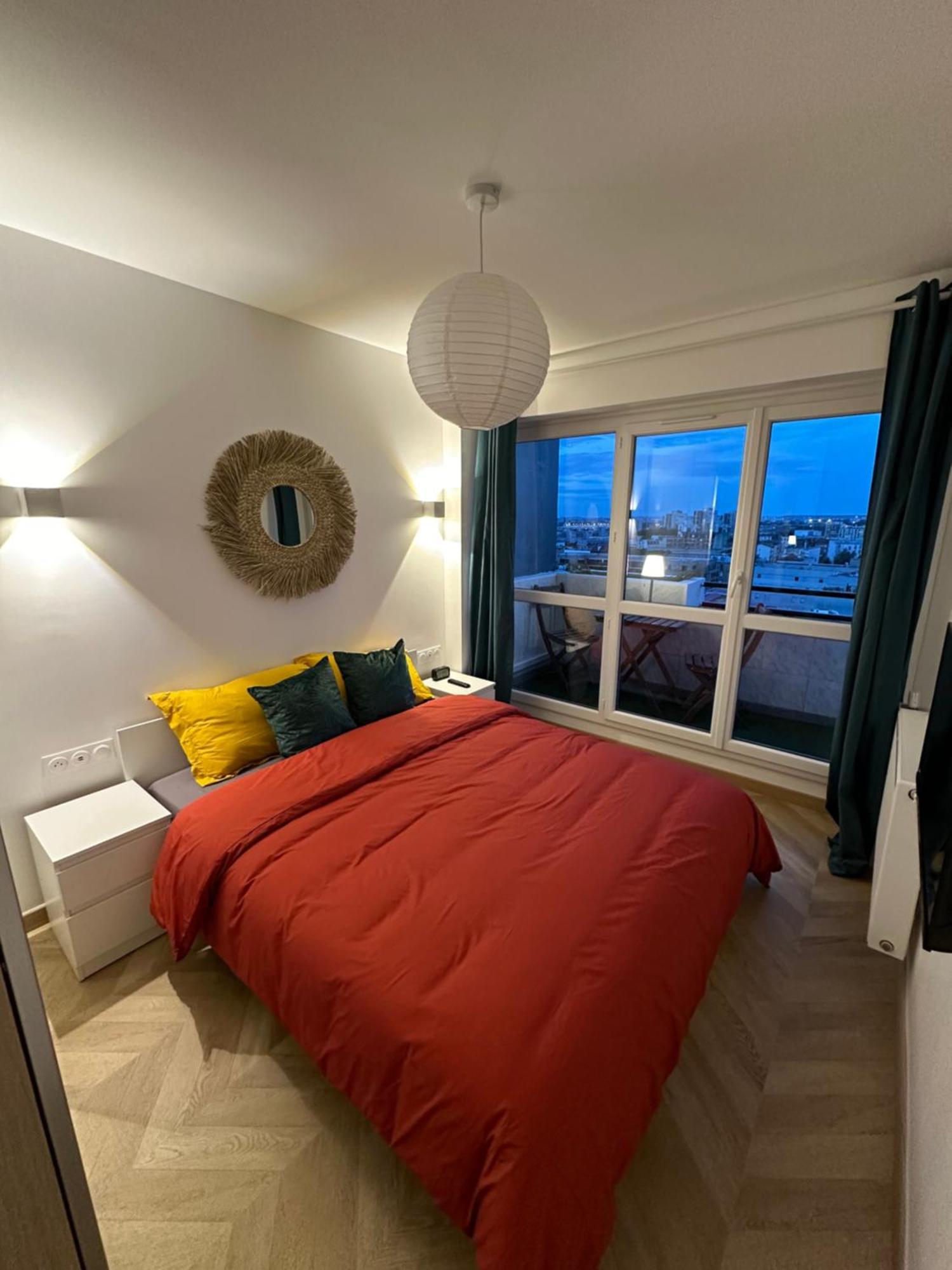 Paris Pantin Magnifique Appartement 4 Pieces De 108M2 Avec 2 Parking Interieur - Tres Cosy Pour 1 A 12 Personnes - Entierement Refait A Neuf Entire Apartment Luxurious And Warm - Pantin Paris 19 Eme Free Wifi Gratuit Ngoại thất bức ảnh